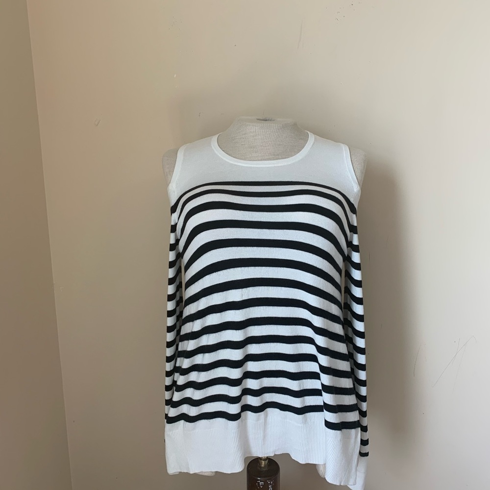 Cold Shoulder Long Sleeved Sweater Size XL
